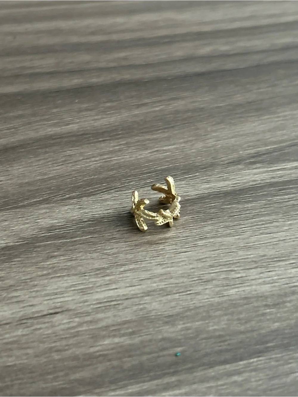 Starfish ear cuff Q1285